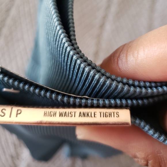 💋SOLD-VS high waist ankle pants - Picture 5 of 8